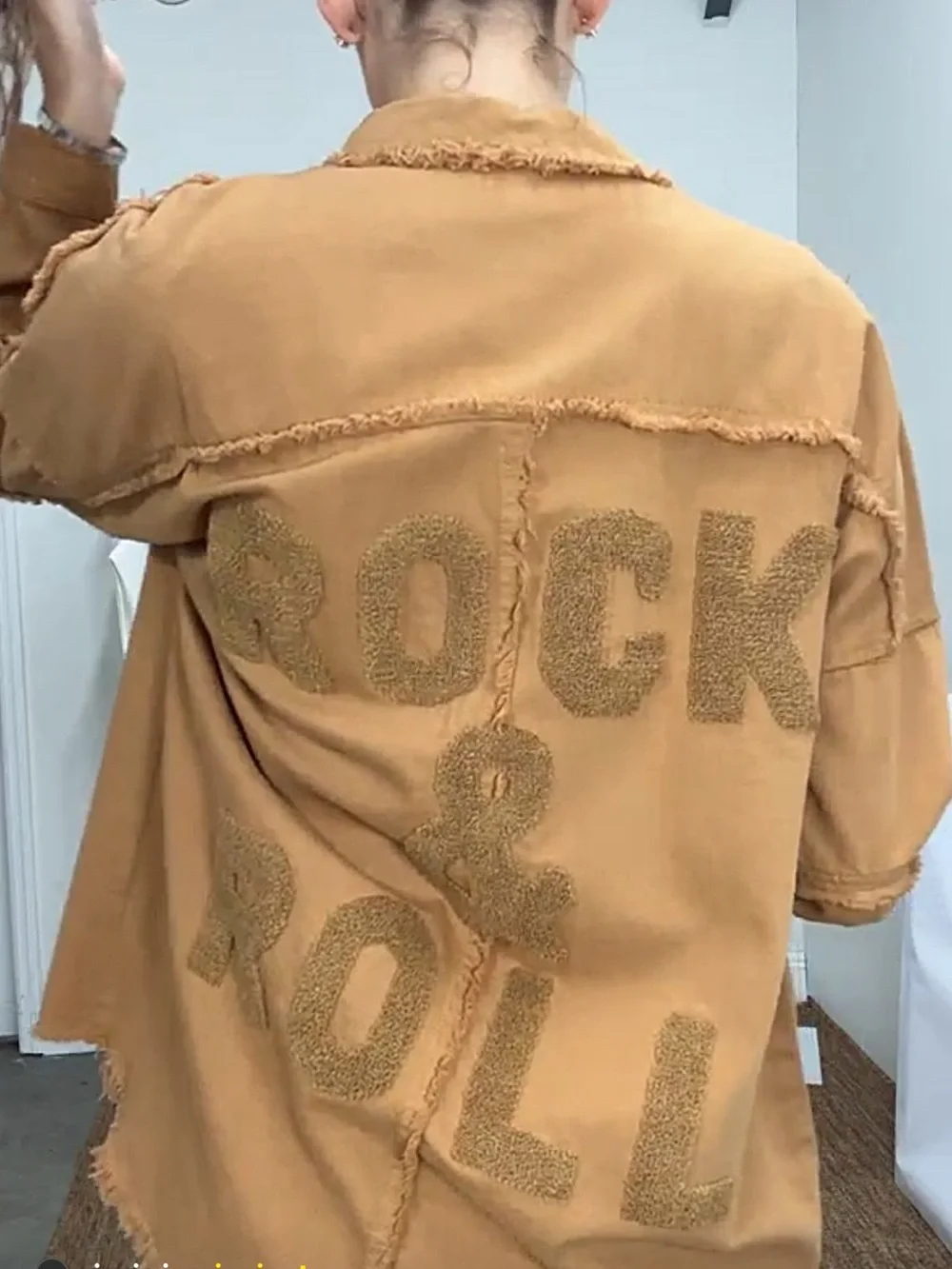 NWT Elan Rock & Roll Oversized Shacket Jacket Large Camel Frayed Utility DE8121 - Picture 4 of 4